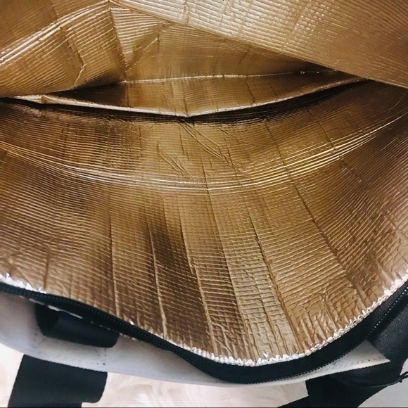 Victoria’s Secret Logo Labeled Tote Bag with Detachable Insulated Tote (2pc Set) - Picture 5 of 10